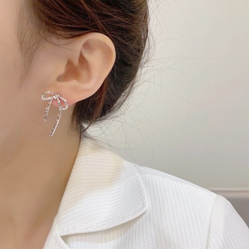 リボン ピアス シルバー 韓国ファッション - ピアス/アクセサリー・ヘアアクセサリー - RAKUku(ラクク) - レディースファッション 通販リュリュモール