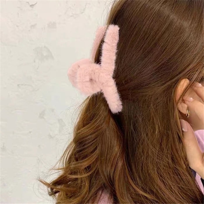 注目ショップ ❤️大人気❤️もこもこ バンスクリップ ピンク 韓国風 ヘアアクセサリー 髪留め